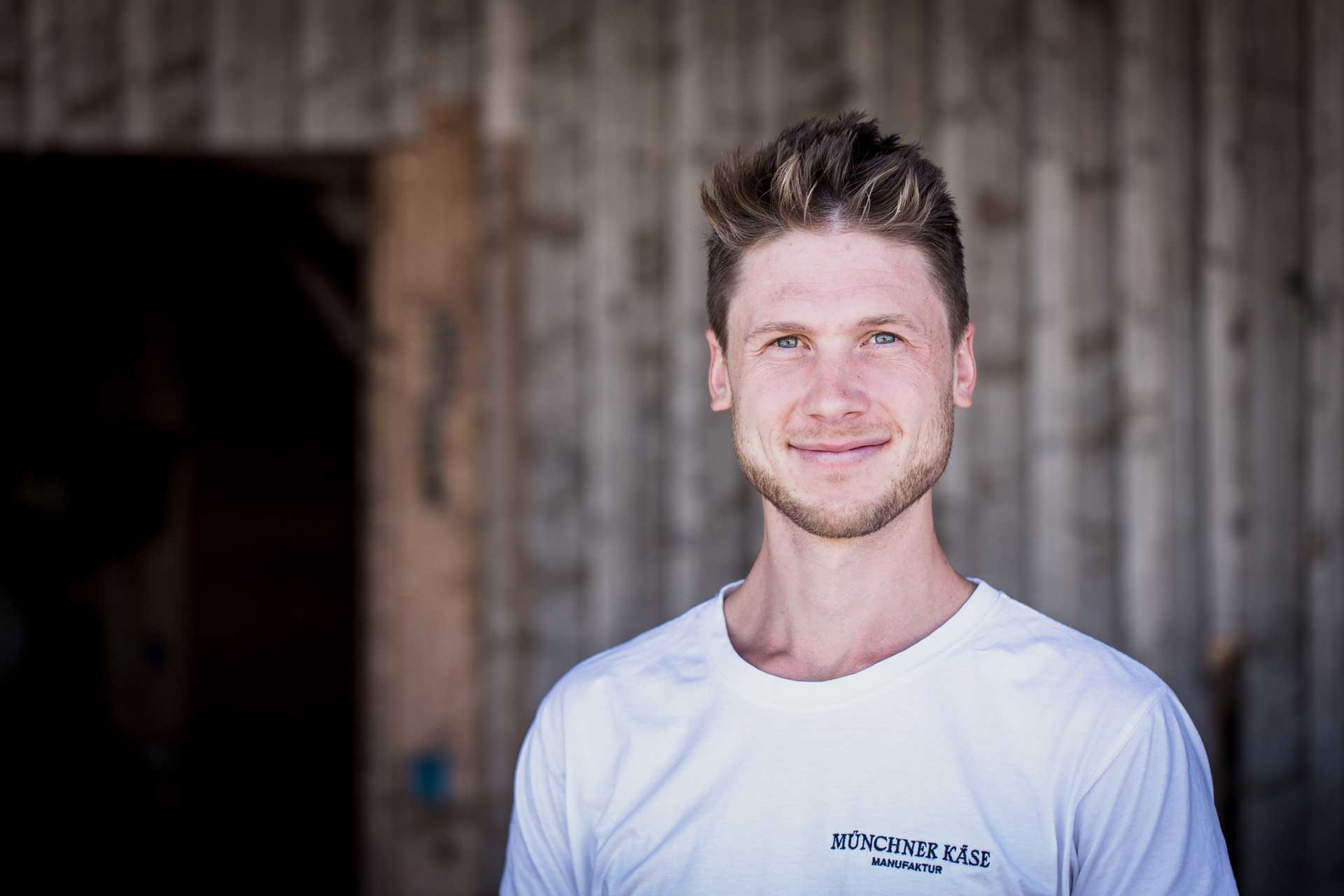 Das ist Sebastian, einer der Gründer der Münchner Käse Manufaktur