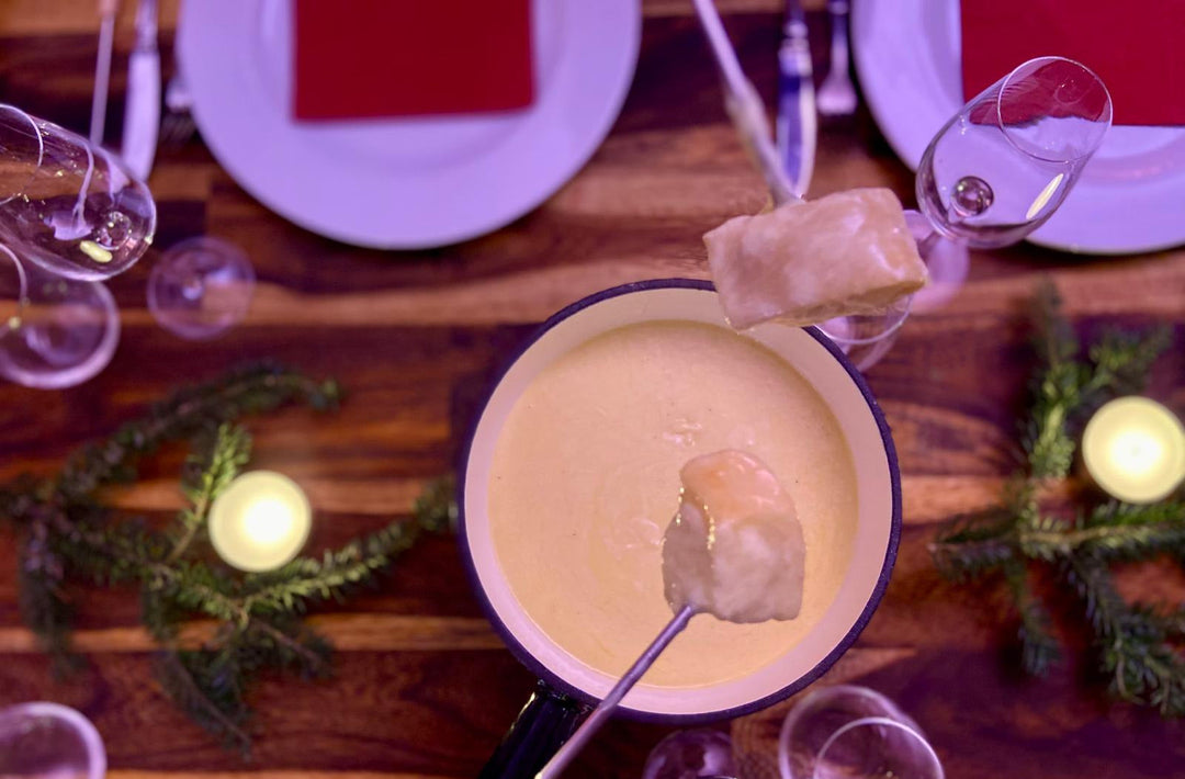 Zu sehen ist ein Käsefondue aus München - die Mischung der Münchner Käse Manufaktur.