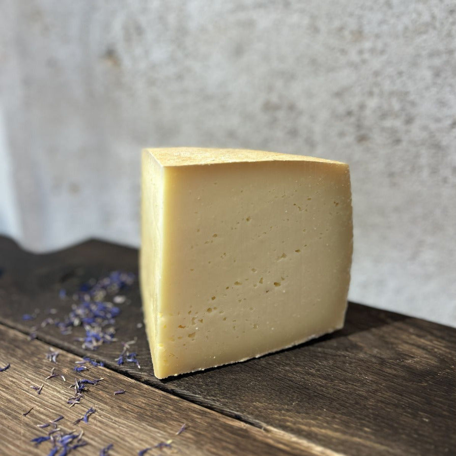 Münchens einziger Hartkäse von der Münchner Käse Manufaktur.